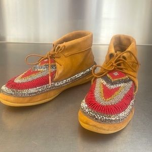 New in Box! LaidbackLondon gorgeous beaded Inca Chukkas.